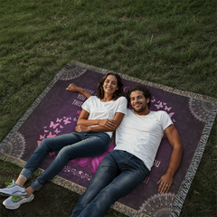 Decorative heirloom blanket featuring “Mom, we love you” sentiment - GLiMOT